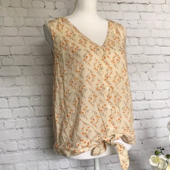 Vince Camuto Sleeveless blouse - Picture 6 of 8